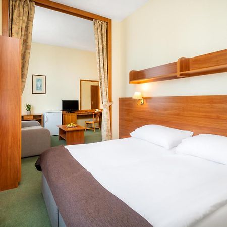 Hotel Millennium ブダペスト エクステリア 写真