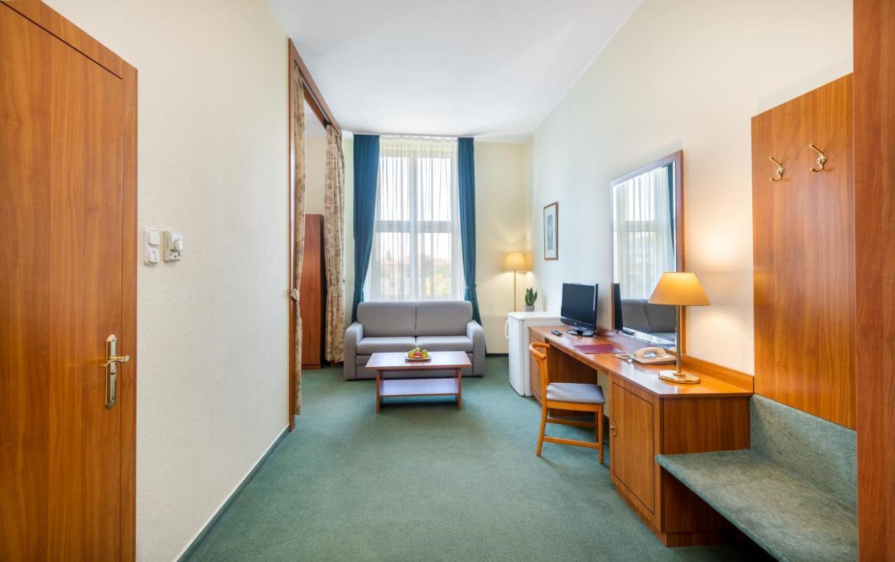 Hotel Millennium ブダペスト エクステリア 写真